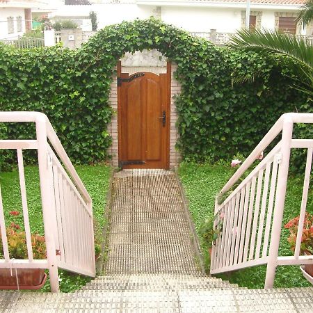 Adosado Con Piscina Y Jardin En Laredo A 100 Mtrs De La Playaヴィラ エクステリア 写真